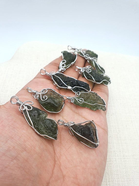 Natural moldavite best sale jewelry