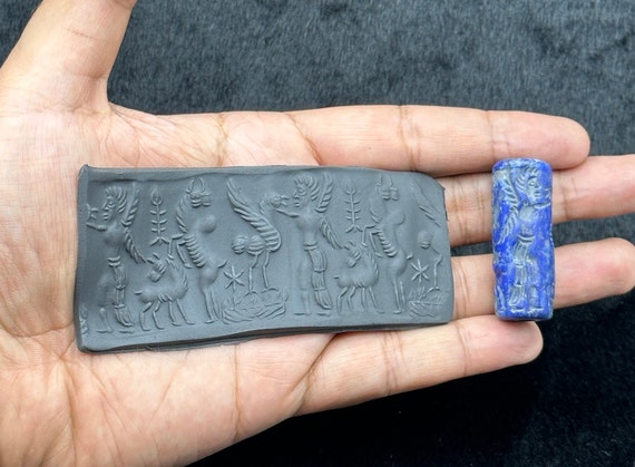 古代ラピスラズリの円筒印章ビーズ、バビロンインタリオ - Etsy 日本