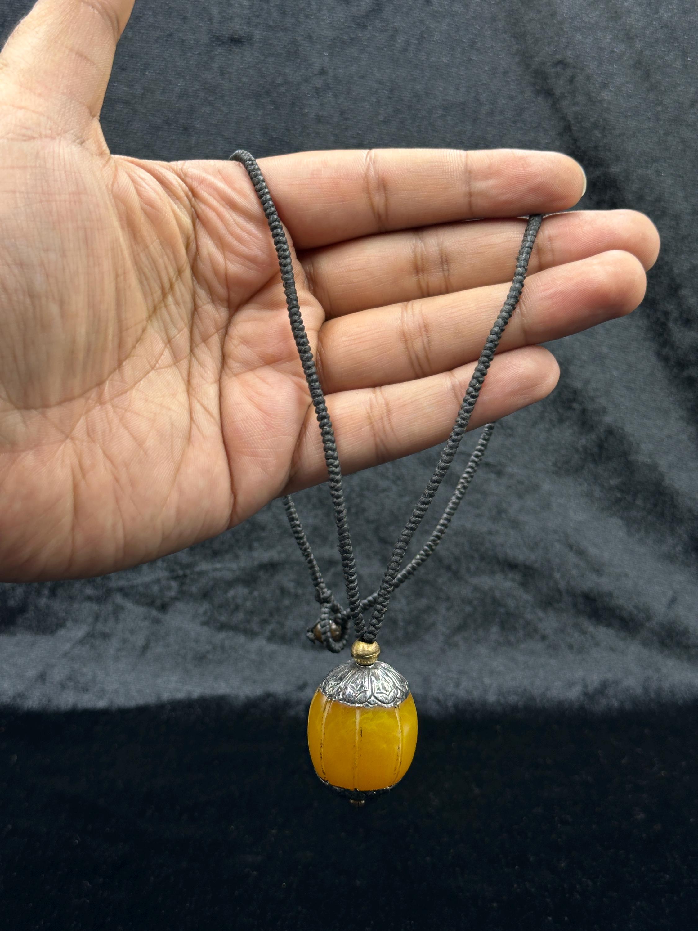 チベットシルバーのヴィンテージハンドメイドネックレス（キャップド