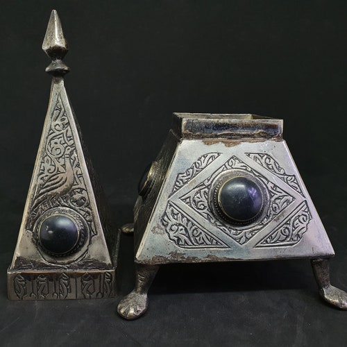 Free Shipping Worldwide Beautiful Rare White Metal Handmade Old Box Amazing Art With Black Jade shops Stone