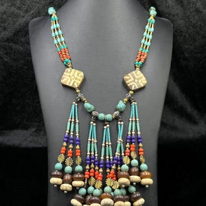 Unique Beautiful Vintage Handicrafts Beaded Necklace With Multi Stone