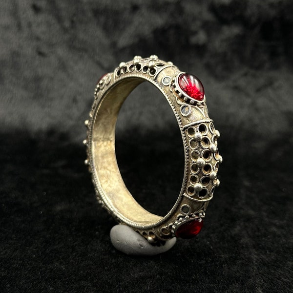 Vintage Beautiful Tibetan Handmade Silver Bangle With Nagaland Red Stone