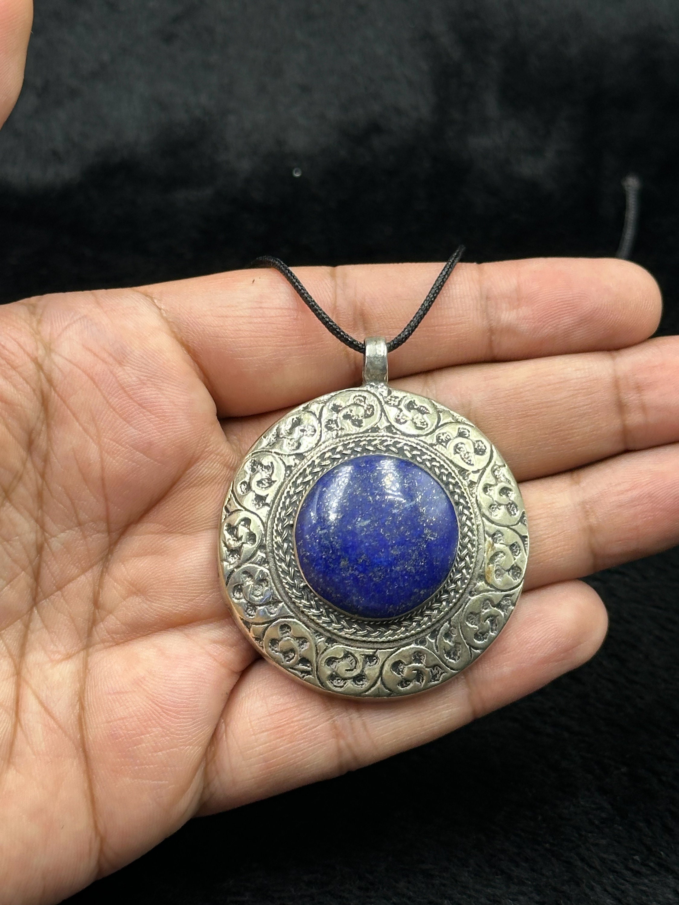 Broche Vintage Ancienne - Métal Doré Et Lapis Lazuli Naturel - Poids 13,7 G - Occasion Comme Neuf
