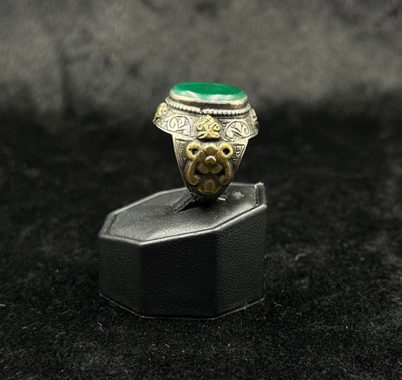 Ancient Roman Silver Ring with Green Yemeni Aqeeq Agate Stone, Size 8