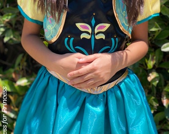Anna Krönungskleid: Inspiriertes Prinzessinnen-Ballkleid mit floralen Details, Prinzessin Anna Kleid, Vestido de Princesa Ana