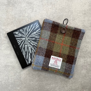 Etui Harris Tweed Kindle z zamknięciem na pętelkę - 32 wzory do wyboru - wykonane na zamówienie