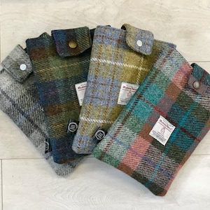 Pochette de livre en tweed Harris - 18 motifs, différentes tailles disponibles