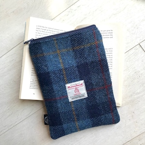 Protège-livres en Harris Tweed® avec fermeture à glissière - 18 motifs différents disponibles