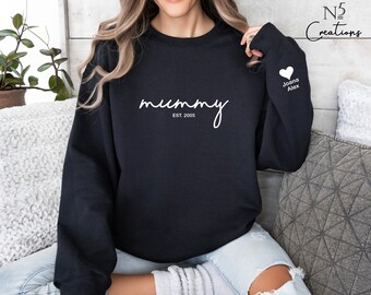 MUMMY sweatshirt, custom Date name on sleeve jumper, Personalised mama est sweater,  Mothers day gift, Est date mum sweater, gift for her