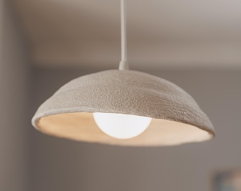 Luminária pendente de argila Wabi Sabi, iluminação artesanal para ilha de cozinha.
