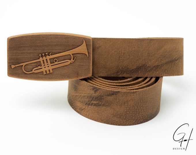 Leather belt with pear wood trumpet motif buckle