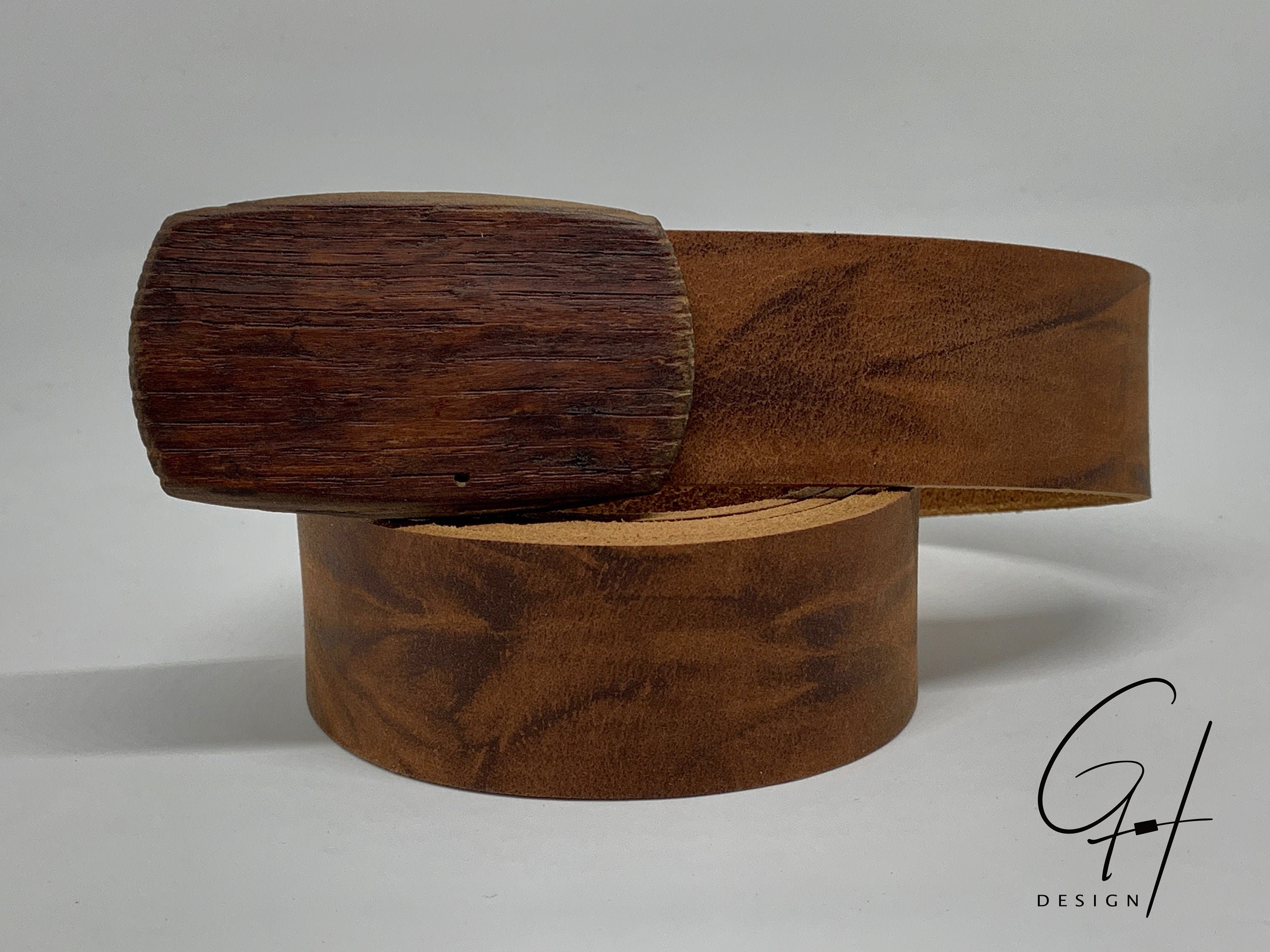 Leather belt with wooden buckle from Mostfass