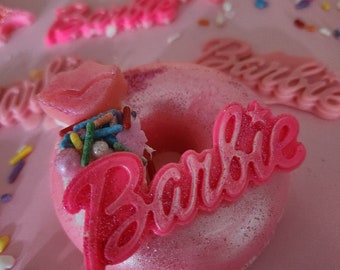 Barbie kiss donut bathbomb