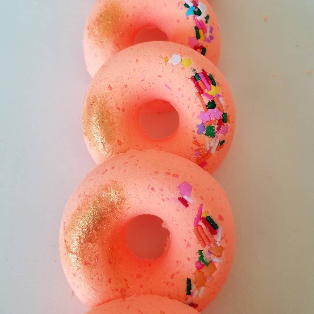 Sprinkled Donut natural bathbomb Etsy Nederland