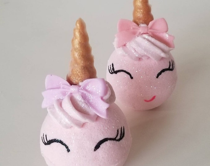 Princess Brisas the unicorn bathbomb with Bow