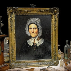 Antique French Painting, A Detailed And Unique Portrait Of An Older Lady, Framed Oil On Canvas From Late 18th Century
