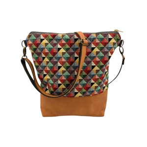 Frauenhandtasche Umhängetasche Braun Karomuster Kunstlederboden und Innenfach, Bunt