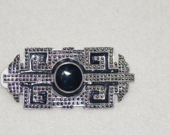"ART DECO" style brooch in solid silver. Mr. Marcassites. Onyx. Black Email - Vintage