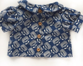 Organic cotton Peter Pan blouse, blue, organic cotton girls shirt, blue blouse with wooden buttons, schoolgirl blouse