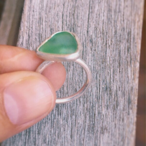 Sea glass Silver ring. Anillo de plata con cristal de playa