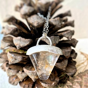 Colgante de plata con Ágata denditrica. Collar de plata de ley con ágata denditrica natural.