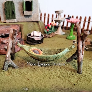 Fairy Garden or Terrarium Daisy Hammock