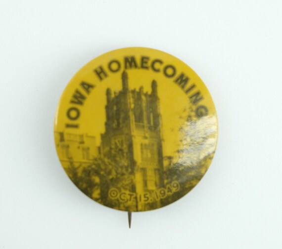 1949 University of Iowa Hawkeyes Homecoming Badge… - image 1