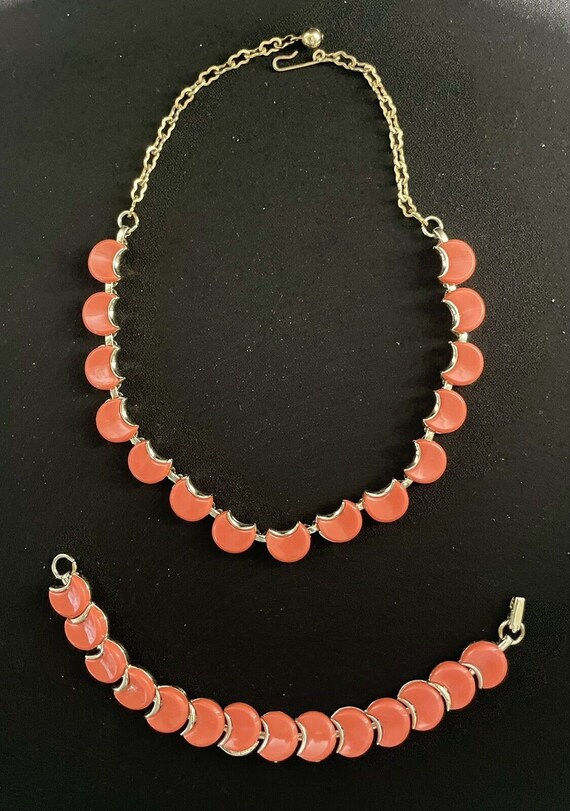 Vintage Costume Jewelry - Faux Coral Gold Toned Re