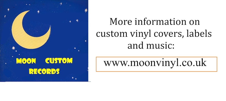 K&ouml;nnte beinhalten: Dunkelblaue Grafik mit goldenem Halbmond und Sternen. Gelber Text lautet "MOON CUSTOM RECORDS". Zus&auml;tzlicher Text bietet Informationen zu individuellen Vinylh&uuml;llen, Etiketten und Musik, mit einer Website-Adresse.