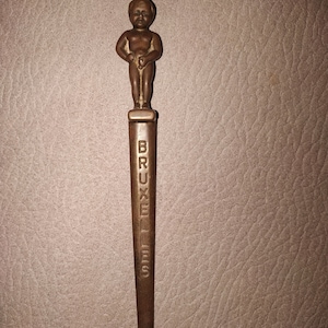 Tagliacarte vintage MANNEKEN PIS di Bruxelles / decorazione per ufficio