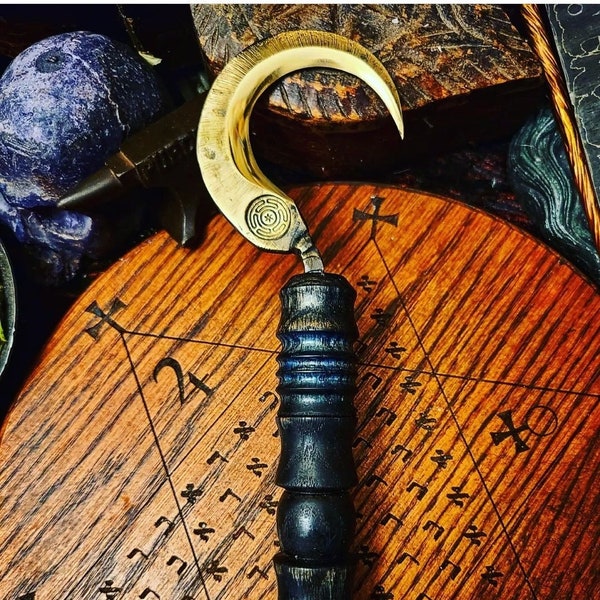 Hekates Rad Bronze Sichel