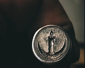Anillo de sello con luna y vela