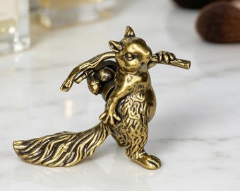 Brass Squirrel Drawer Knob, Antique Brass Animal Cabinet Pull, Brass Pull Handle,Woodland Creature Furniture Knob for Dresser Cupboard Decor
