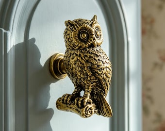 Brass Owl Drawer Knob, Antique Brass Bird Cabinet Pull, Brass Pull Handle, Woodland Animal Furniture Knob for Dresser Cupboard Decor