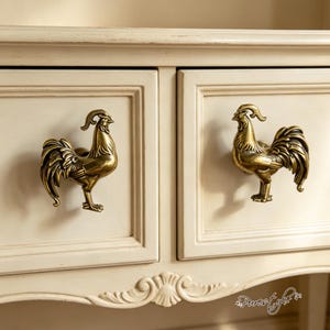 Tiradores de armario con forma de gallo de latón macizo, tiradores de cajón con forma de animal de latón antiguo, herrajes para muebles con forma de ave de granja para cómodas y armarios. imagen 4