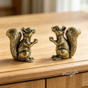Solid Brass Squirrel Drawer Knob, Animal Cabinet Pull, Vintage Brass Knob, Whimsical Wildlife Furniture Hardware for Dresser Cupboard Decor