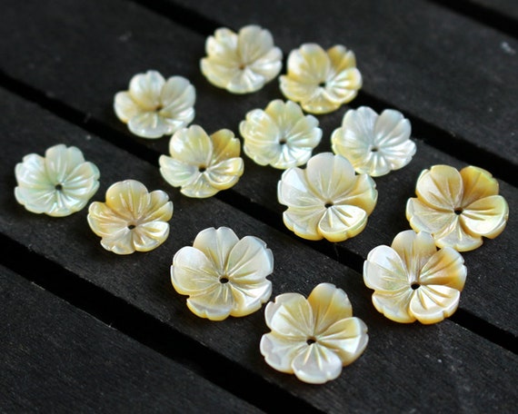 Flower Carved Mother of Pearl Buttons Black Flower Carved Mother of Pearl Buttons Black