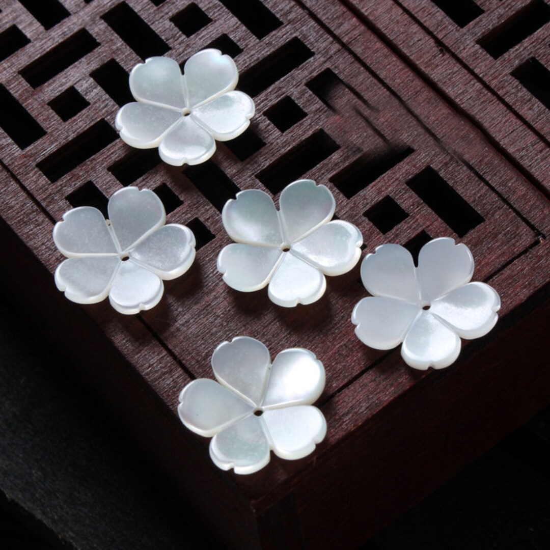 4pcs 15mm nacre de coquillage naturel, perle fleur, sculpté coquillage 4pcs 15mm nacre de coquillage naturel, perle fleur, sculpté coquillage