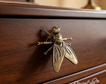 Solid Brass Fly Insect Cabinet Knob, Antique Brass Drawer Knob, Bug Animal Furniture Hardware for Dresser Cupboard Wardrobe