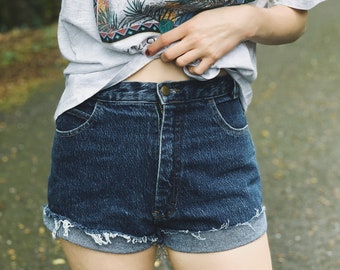 Vintage High Waisted Mom Shorts / Dark Wash Denim Cut-offs / 90s