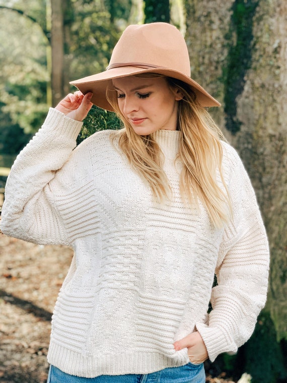 Vintage Cream Knit Sweater / Cozy Oversized Sweate