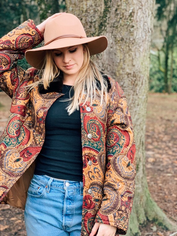 Vintage Boho Puffer Jacket / Furry Collar / 70s 80