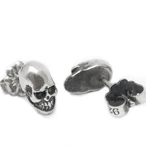 Skull earrings, 925 solid sterling silver skull stud earrings, oxidized, unisex, handcrafted simple and original skull earrings.
