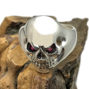 Skull ring with genuine ruby eyes, 925 sterling silver skull ring, handcrafted, original, natural gemstones skull ring, anillo de calavera