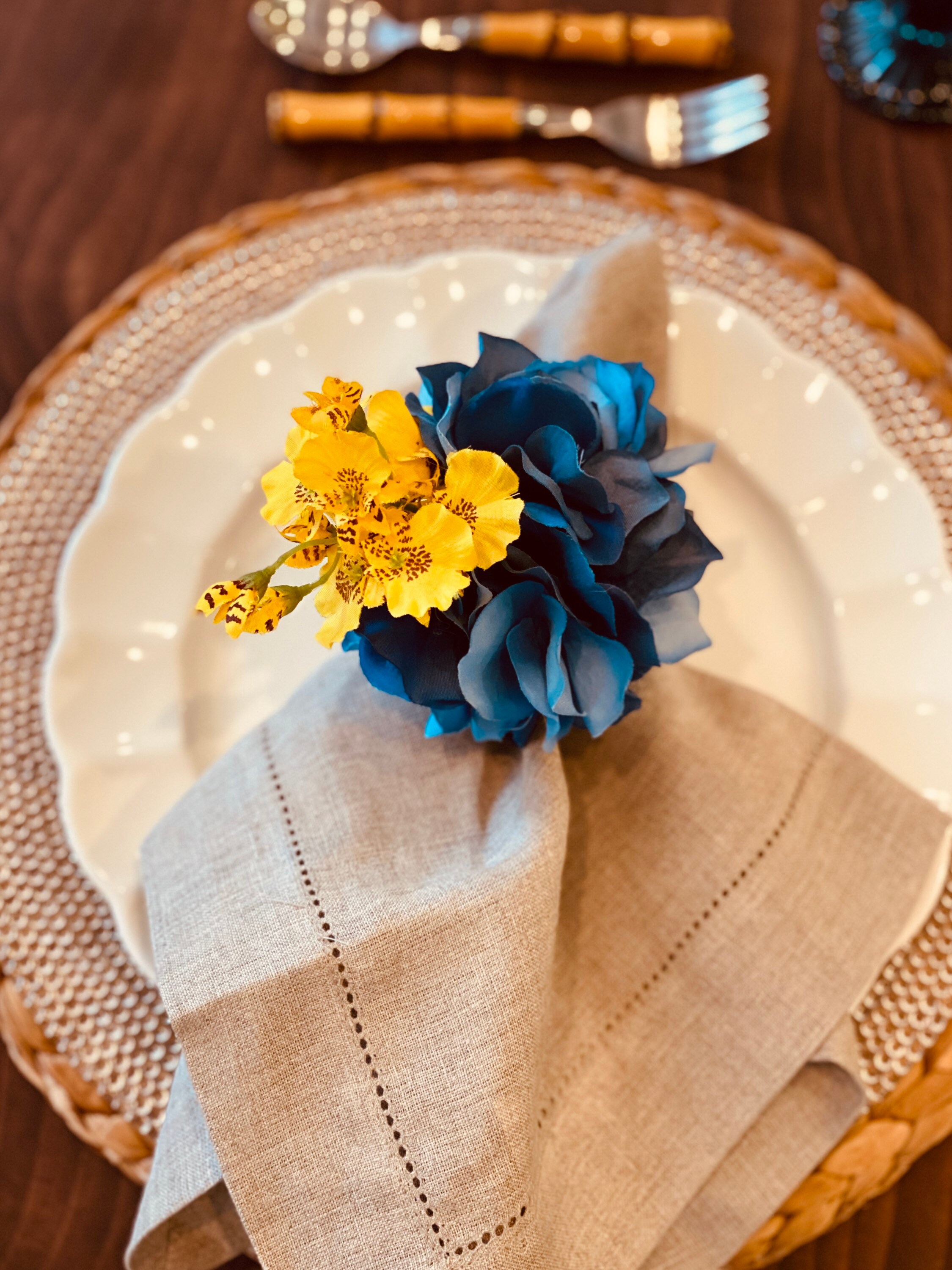 Hydrangea blue and yellow Flower Napkin Ring