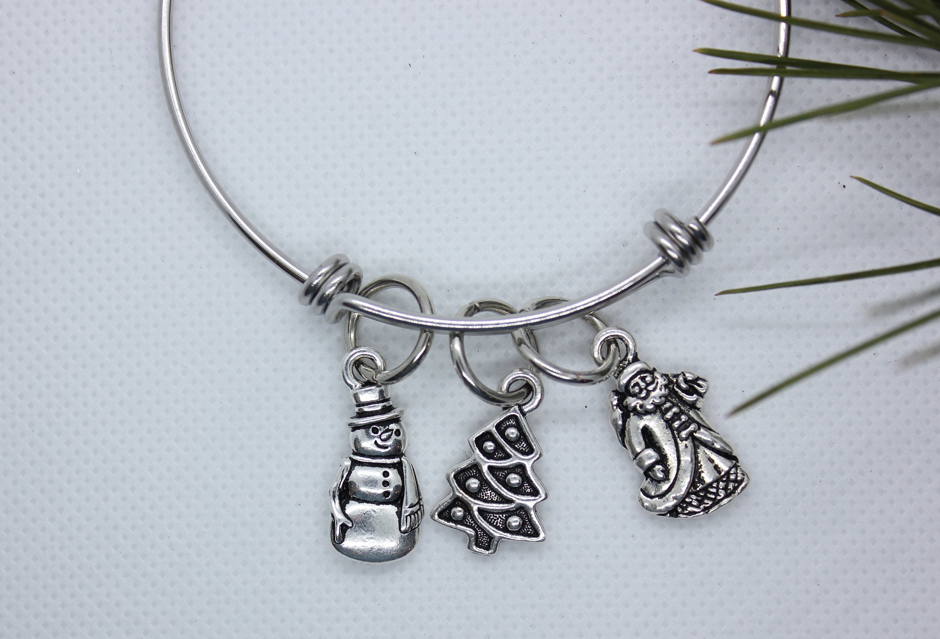 Christmas Charm Bangle, Christmas Charm Bracelet, Christmas Bangle Bracelet, Christmas Tree