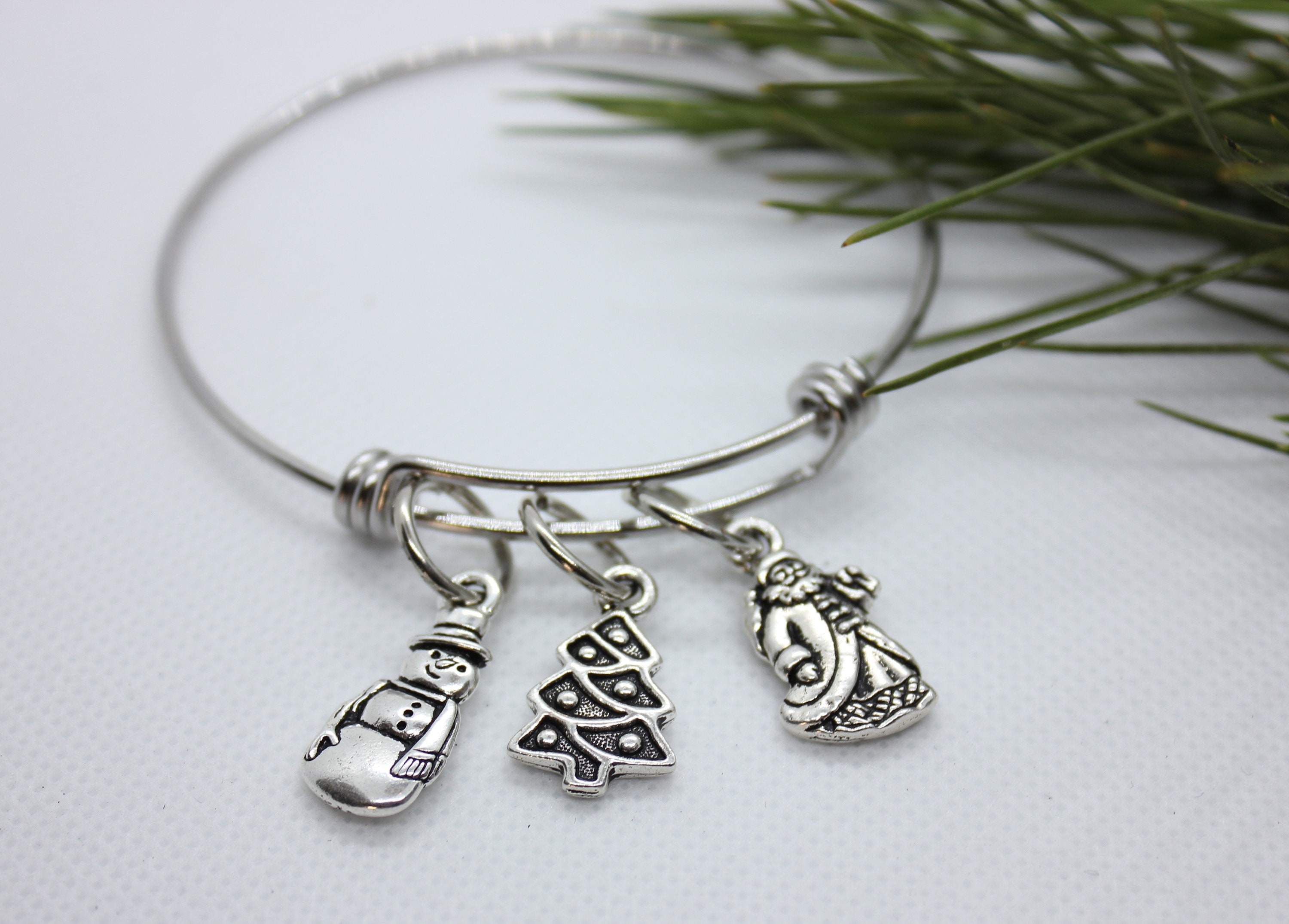 Christmas Charm Bangle, Christmas Charm Bracelet, Christmas Bangle Bracelet, Christmas Tree