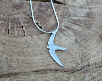 Collier pendentif Swift en argent lisse fait main, bijoux oiseau