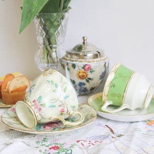 Pretty Vintage Grosvenor Tea cup, Saucer and side plate image 1