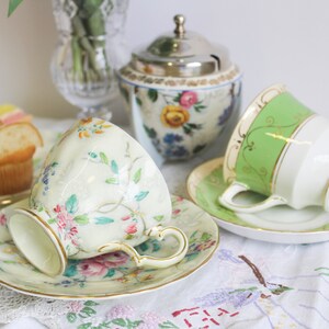 Pretty Vintage Grosvenor Tea cup, Saucer and side plate image 2